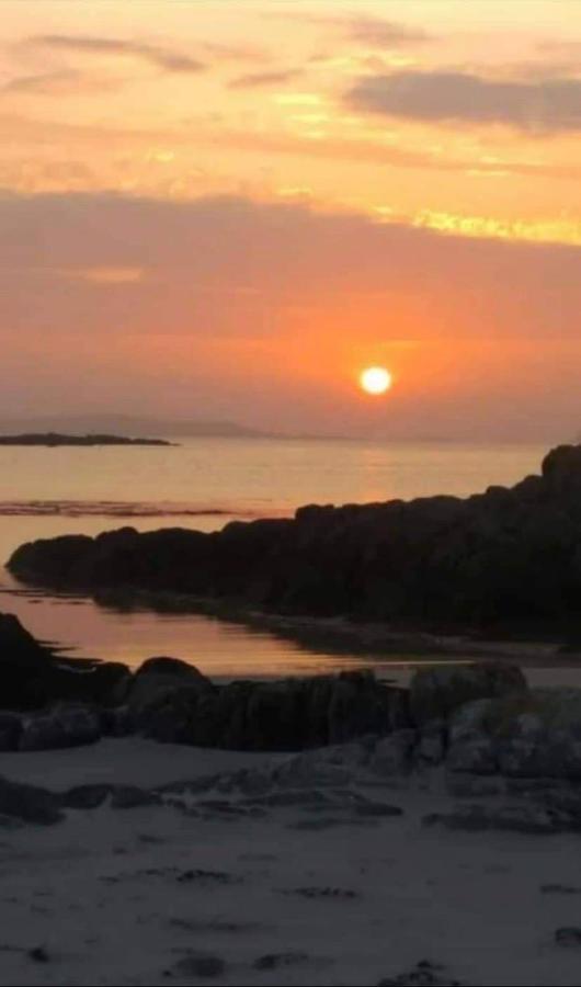 Drop Anchor House, Spacious 3 bedroom apartment, fabulous sea views Cleggan Exterior foto